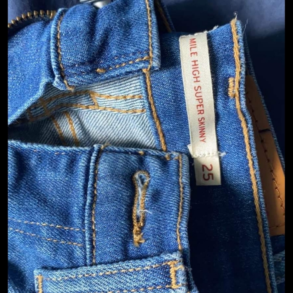 Levi's mile high jeans ( medium wash)